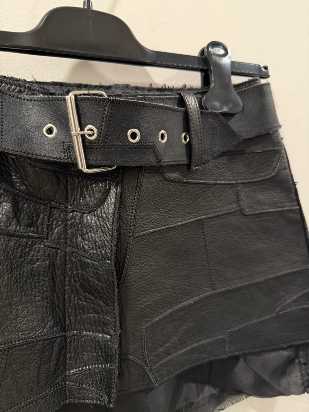 Leather Mini Skirt Black With Belt Understated - Picture 4 of 6